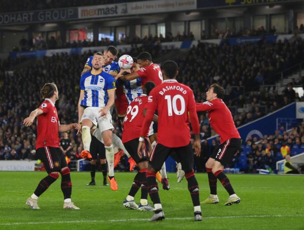  奥斯梅恩头槌制胜那不勒斯险胜都灵  