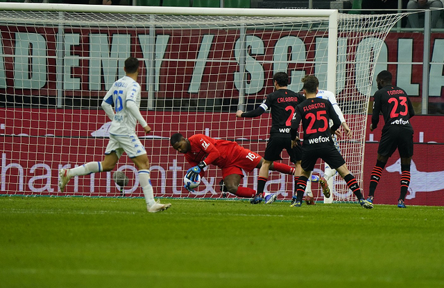  AC米兰新援首秀建功，红黑军团客场全取三分  